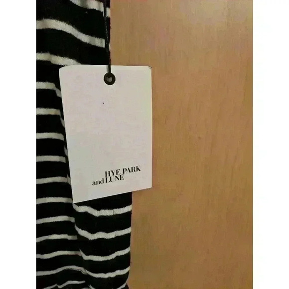 Women's Hyde Park‎ size 1 small black white striped shell top NWT - Picture 5 of 5